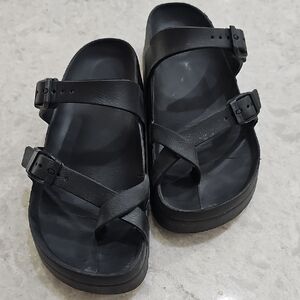 Well Loved Black Two-Strap Crisscross Slide Sandals